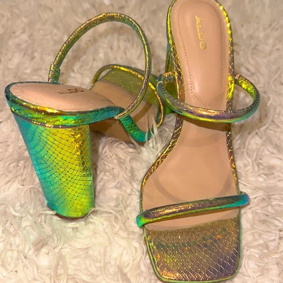 Bright green Aldo open toe heels - size 7 - Picture 1 of 1